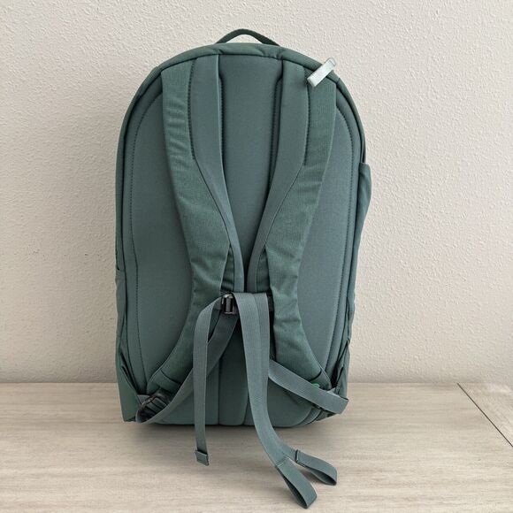 The North Face Women’s Isabella 3.0 Backpack Dark Sage Large - Picture 2 of 16